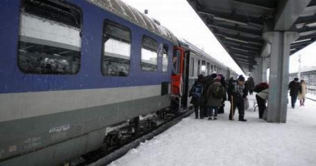 Circulația trenurilor de călători a fost reluată pe ruta București – Constanța - tren-1329300132.jpg