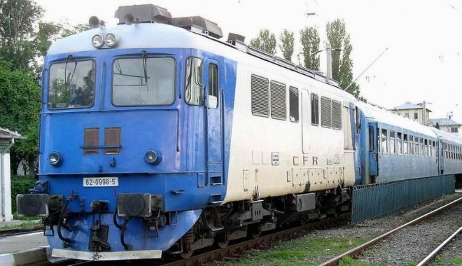 CFR dă bani  pentru reparații care ridică restricțiile de viteză la Constanța - tren-1341750862.jpg