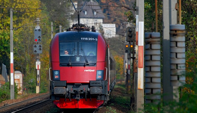 Un român, grav rănit într-o gară din Austria - tren-1356527886.jpg