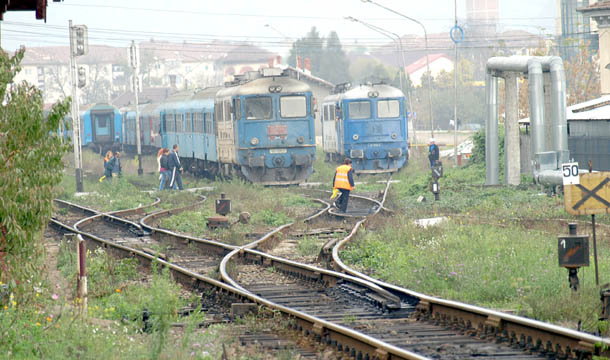 CFR SA începe procedura de recrutare a 12 directori - tren-1364646862.jpg