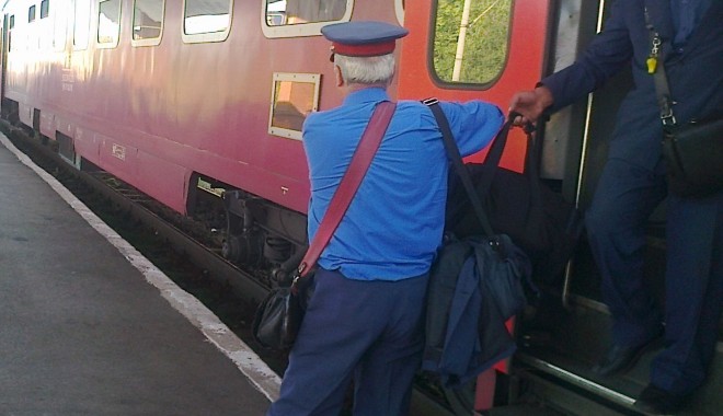 Cum va afecta mersul trenurilor trecerea la ora de iarnă - tren-1382613667.jpg