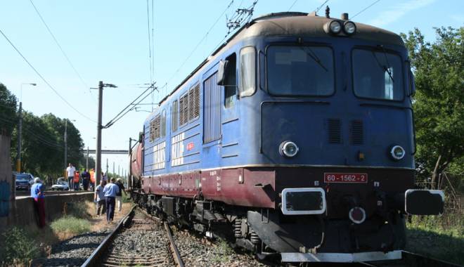 Tragedie la Valu lui Traian. Femeie tăiată de tren - tren-1449415557.jpg