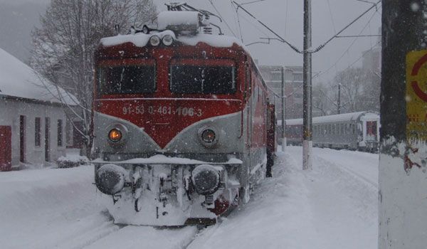 COD PORTOCALIU de viscol / Trenuri BLOCATE în gara Constanța - tren-1453022610.jpg