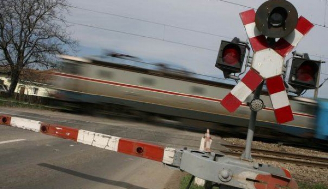 Accident feroviar! Un tren personal a lovit o bovină și a deraiat - tren-1472631066.jpg
