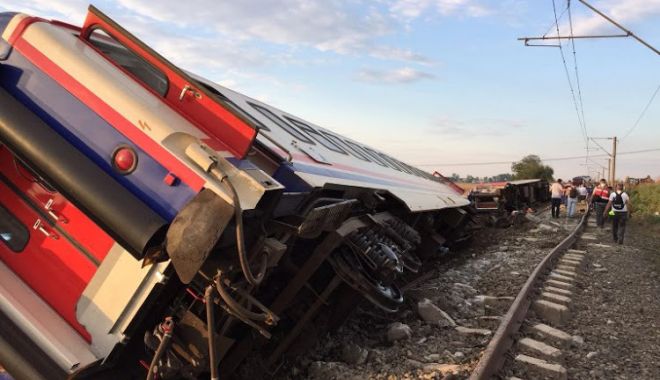 Cel puțin 17 persoane au murit și 120 au fost rănite după ce un tren a deraiat - tren-1540148630.jpg