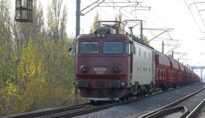 SFÂRȘIT TRAGIC. A murit după ce taxiul în care se afla a fost lovit de un tren - tren-1550250086.jpg