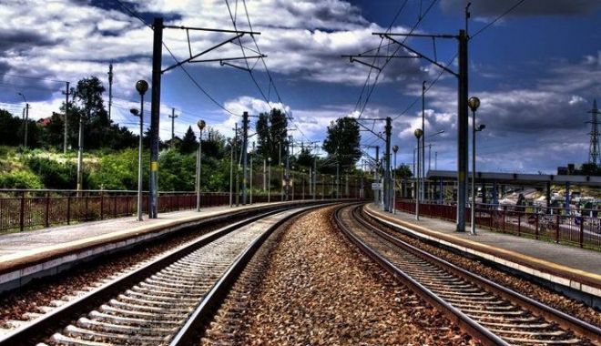 Doi români au fost arestați, după ce au blocat un tren, în Italia. De ce au făcut scandal - tren-1554665015.jpg