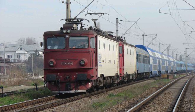Accident feroviar: Un tren a lovit un tir încărcat cu cereale - tren-1568221423.jpg