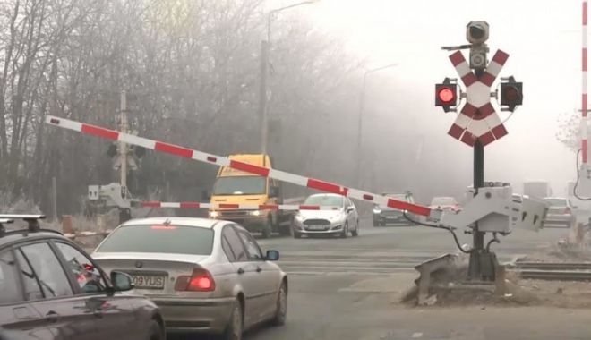 Un semafor CFR de pe DN 7 a blocat traficul rutier timp de 30 de minute