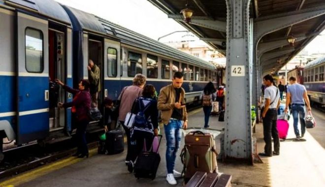Directorul CFR cheamă sindicaliștii la negocieri după haosul creat - tren-1694784928.jpg