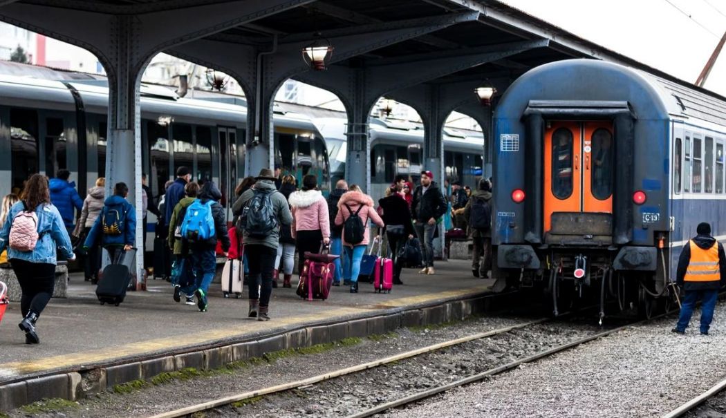 Ce se întâmplă cu tarifele la tren pentru studenți. Guvernul a modificat normele metodologice