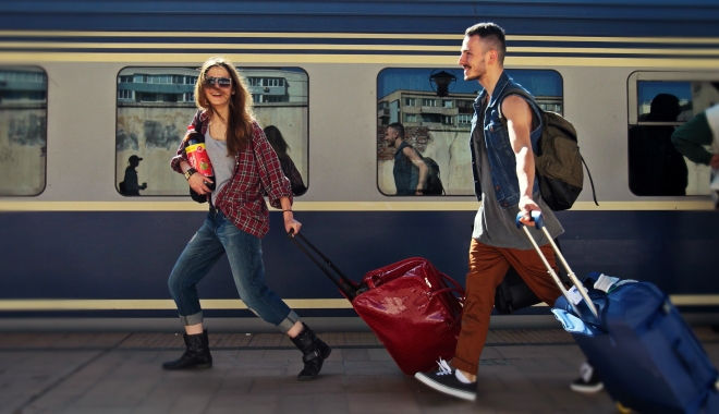 Guvernul a aprobat normele metodologice pentru facilitățile de transport pentru elevi și studenți - tren09634000-1485945076.jpg