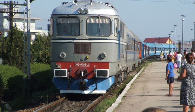 Restricții de viteză pentru trenuri, în week-end - tren1-1342820845.jpg