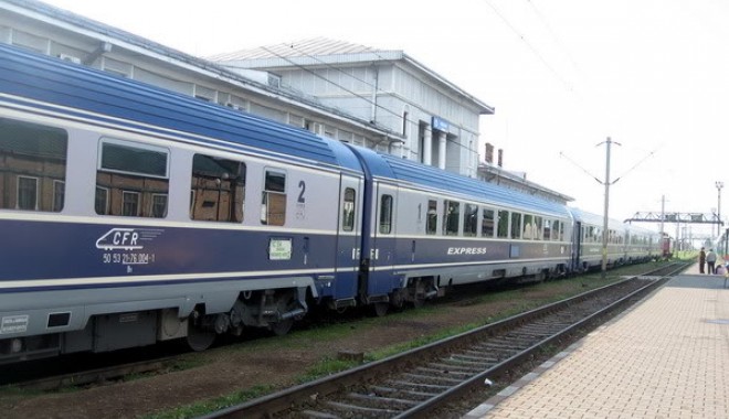 Turiștii plătesc mai puțin la trenurile InterCity care vin pe litoral, din Capitală - tren1-1343761954.jpg