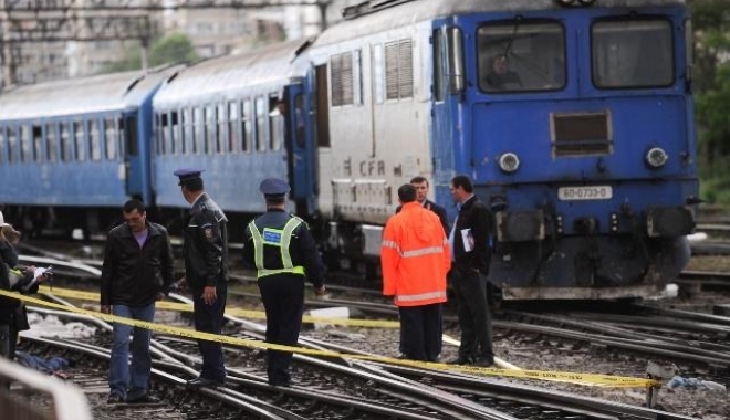 BĂRBAT SPULBERAT DE TREN. Oamenii legii nu știu încă dacă e vorba de un accident sau de sinucidere - tren1-1504076794.jpg