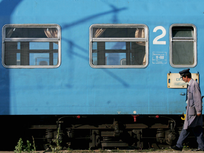 Septuagenar ucis de tren, la Valu lui Traian - tren2-1329480768.jpg