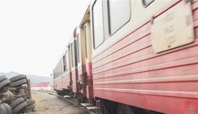 Accident feroviar: un mort și doi răniți - tren278989200-1351010119.jpg