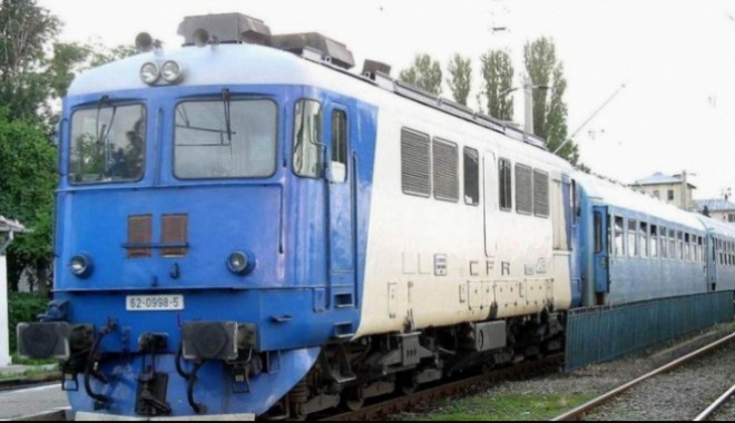 Călătoria pe ruta București – Constanța, un dezastru. Întârzieri de peste o oră, din cauza hoților - tren59921200-1351530847.jpg