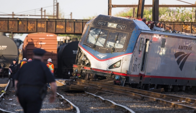 Un tren de marfă  a deraiat,  deversând materiale periculoase - trenderaiat-1462188918.jpg