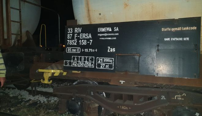 La un pas de tragedie, la Constanța. Tren plin cu combustibil, deraiat în zona Brătianu - trenderaiat-1569179693.jpg