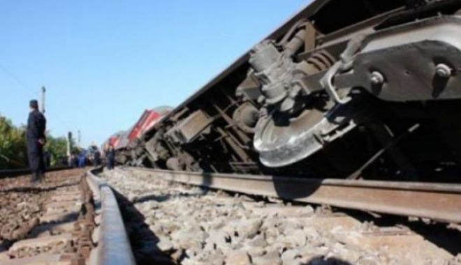 Tren cu 34 vagoane, deraiat în Constanța - trenderaiat50058600-1555754637.jpg