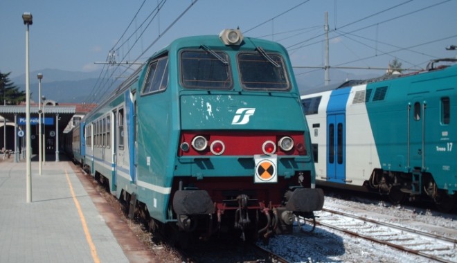 A vrut să se sinucidă, dar trenul care a trecut peste el nu l-a omorât! - trenitalia23291600-1353592657.jpg