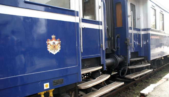 Trenul regal a făcut un drum simbolic de la Sinaia la București - trenregal-1385911353.jpg