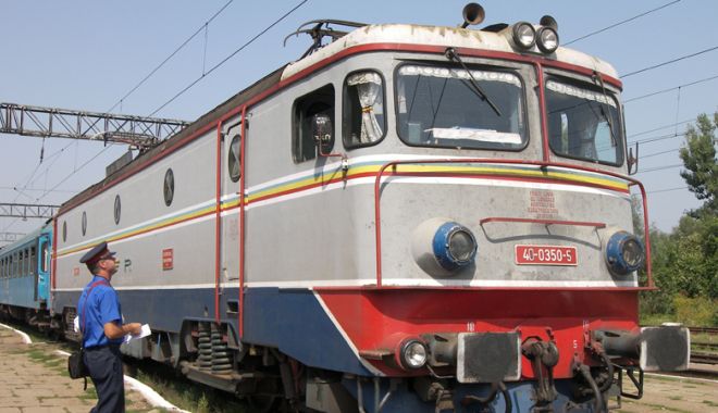 CFR suplimentează trenurile spre litoral - trenuri-1524760263.jpg