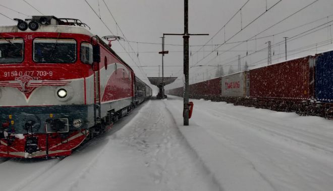 Noi facilităţi pentru cei care circulă cu Trenurile Zăpezii - trenuri1-1642510328.jpg
