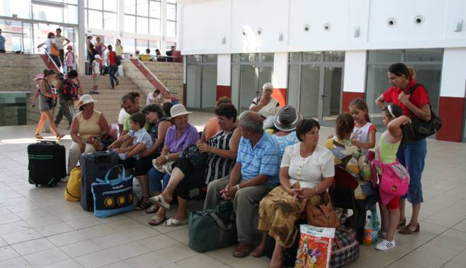 Trenurile spre mare ar putea înregistra întârzieri din cauza caniculei - trenurile-1436368949.jpg