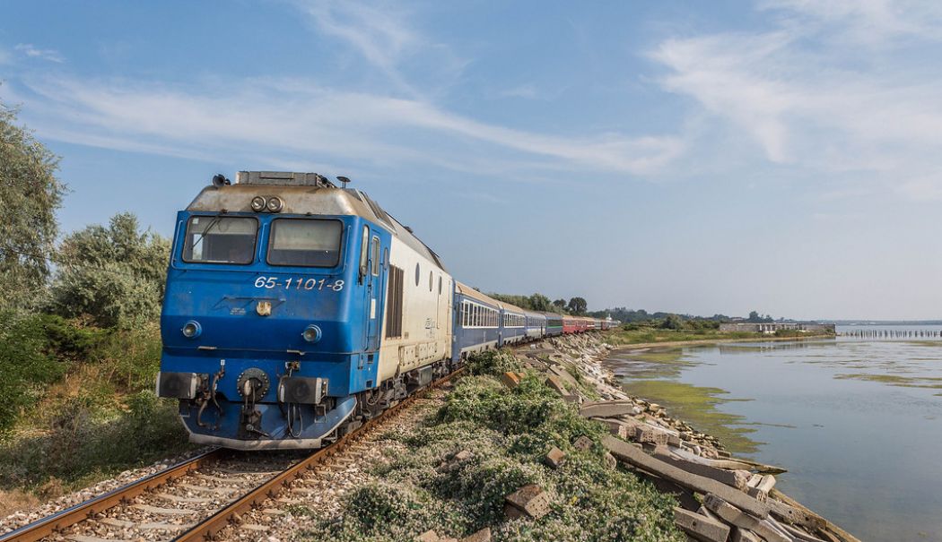 CFR Călători anunţă cum vor circula "Trenurile Soarelui" spre litoralul românesc. Au fost alocate zeci de garnituri