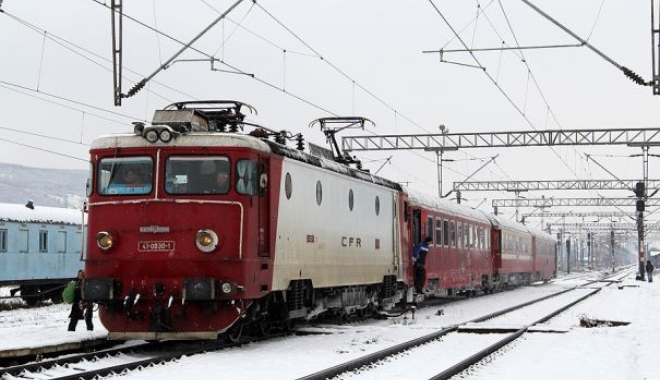 VREMEA REA FACE RAVAGII / Cum circulă trenurile de călători - trenzapada465x390-1492691452.jpg