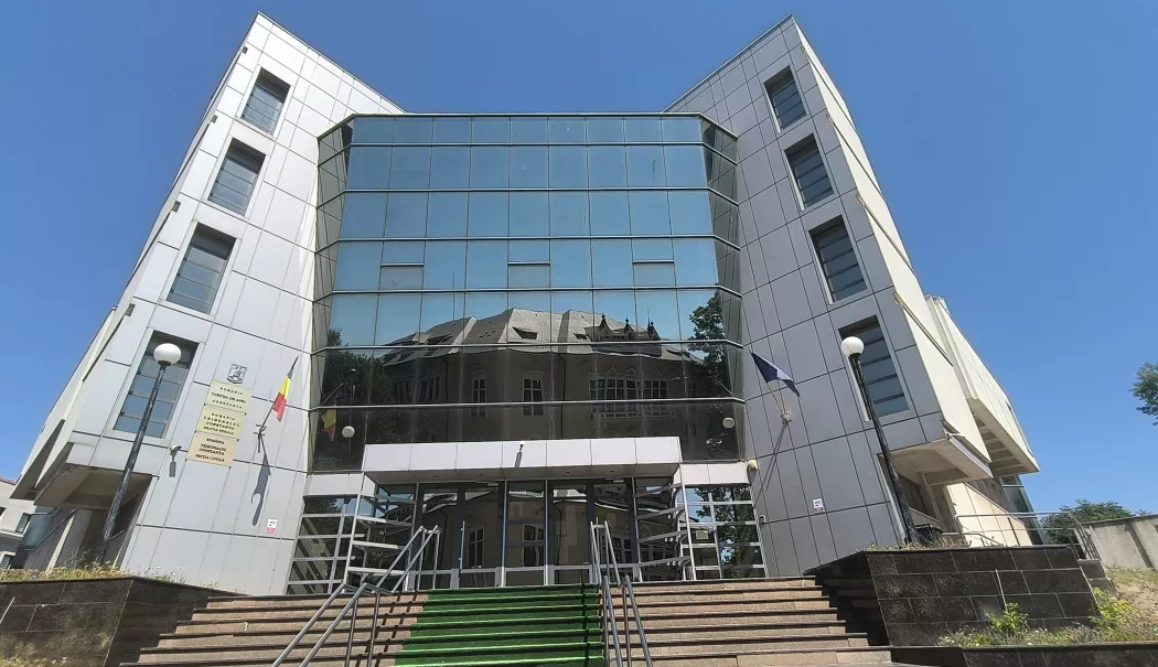 Condamnare în dosarul „Mită în Portul Constanța”. Un inculpat și-a recunoscut vinovăția - tribunalul-constanta-1765959382.webp