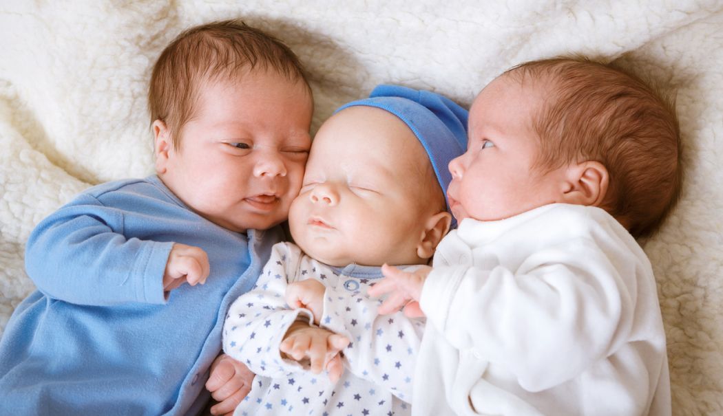 CCR, sesizată pe articolul de lege privind indemnizaţia pentru gemeni şi multipli - tripleti-1763108707.jpg