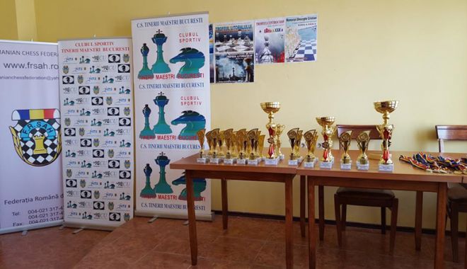 Trofeul Centrocoop la șah, cucerit de MM Andrei Istrățescu - trofeu4-1535985130.jpg