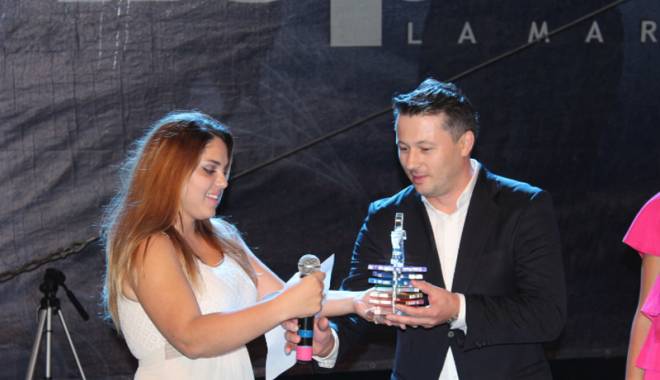 Trofeul Festivalului Tinereții a rămas la Mangalia - trofeul07-1436285405.jpg