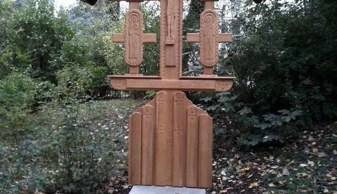 Troița de la Liceul 