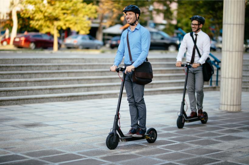 Trotinetele și bicicletele electrice ar putea fi conduse cu permis. Un proiect de lege a fost depus în Parlament - trotinetaelectricaviitorulmobili-1760005499.png