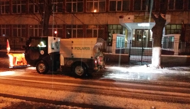 Galerie foto / Trotuare pline de gheață, la Constanța. Proprietarii, somați de primărie să le curețe - trotuaredrumuri-1516102432.jpg