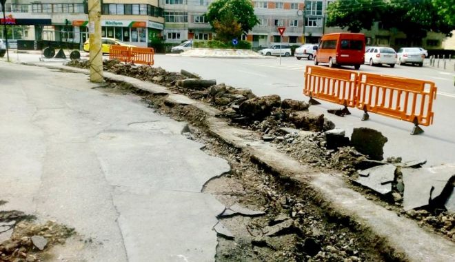 Trotuarele de pe strada Baba Novac în curs de reabilitare - trotuareledepestradababanovac-1557174701.jpg
