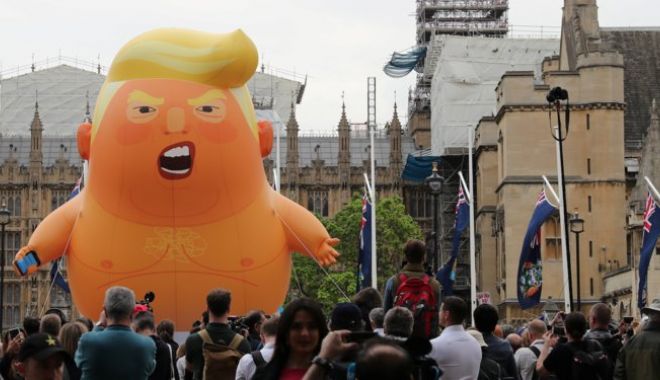 Donald Trump, întâmpinat cu proteste în Marea Britanie - trump-1559666123.jpg