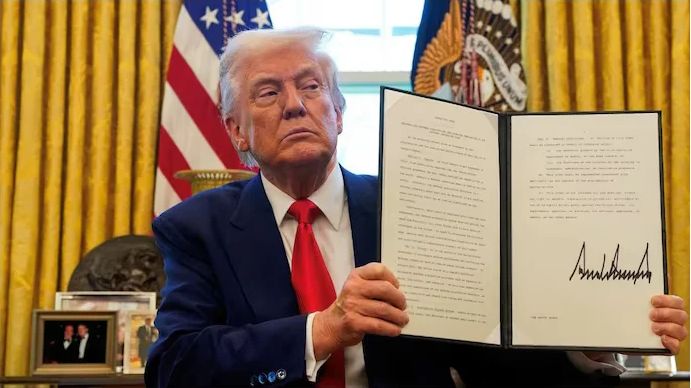 Trump a semnat un ordin ca să facă „dușurile Americii grozave din nou” - trump-decret-apa-dus-1744268225.jpg