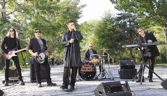 Trupa Veche, în concert la Constanța - trupaveche1-1353446933.jpg