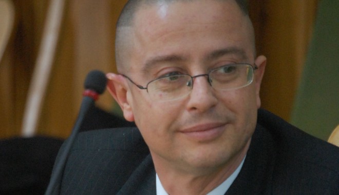 Un deputat vrea ca toți demnitarii  să depună cazier medical - tudorciuhodaru-1360192660.jpg