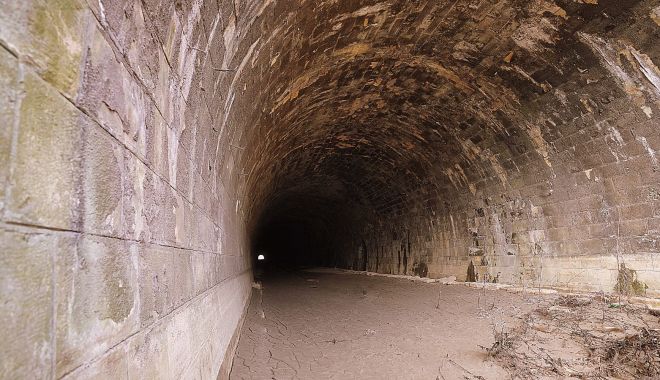 Tunelul Palas va fi reabilitat! Al doilea acces feroviar în portul Constanţa, o necesitate - tunel-2-1683031462.jpg