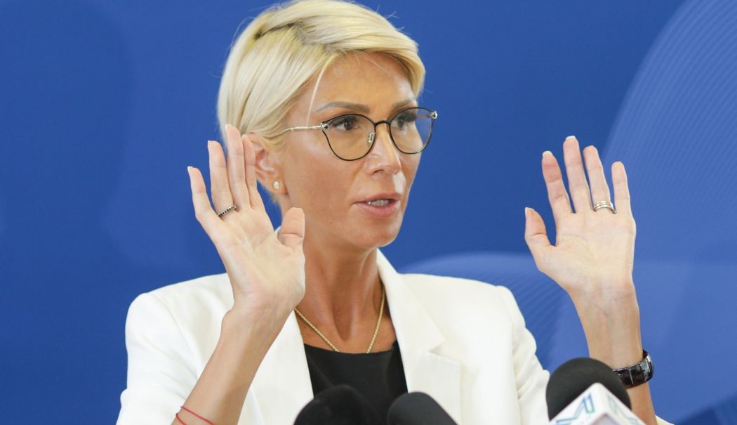 Raluca Turcan acuză PSD că a organizat o mega campanie împotriva ei - turcan-acuza-1738158966.jpg