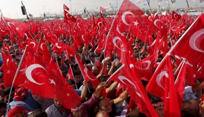 Ankara susține că nu va accepta o amânare a liberalizării regimului de vize pentru cetățenii turci - turci-1473174015.jpg