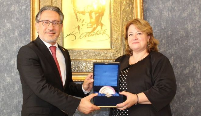 UDTR dezvoltă parteneriatele educaţionale cu şcolile din Turcia - turci-1635773204.jpg