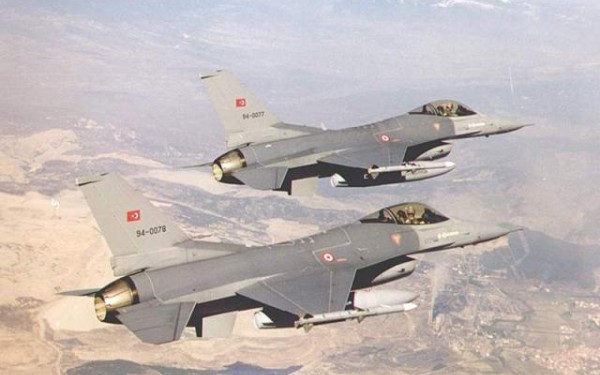 Sute de rebeli kurzi au fost uciși sau răniți în raidurile aeriene - turcia-1438425471.jpg
