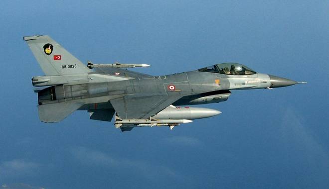 Turcia se retrage din coaliția anti ISIS și suspendă raidurile aeriene din Siria - turcia-1448635346.jpg